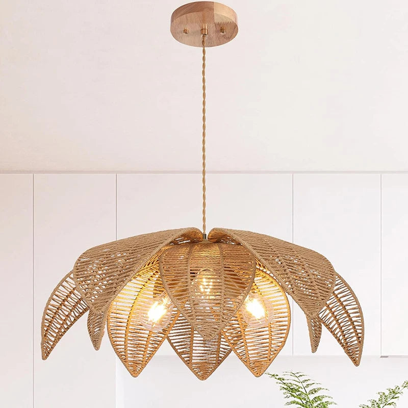 Suspension en rotin Bora à feuilles tressées, 3 lumières